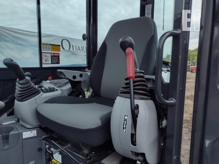 2023-deere-35g-image-13