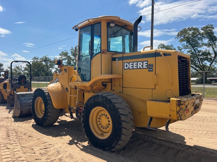 2000-deere-444-image-2