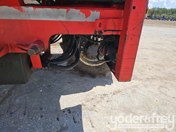 2004-moffett-m5500-image-19