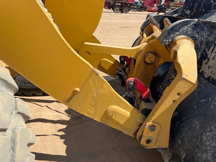 2021-caterpillar-926m-image-25