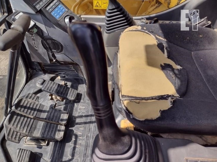 2011-komatsu-pc228us-lc-8-image-11