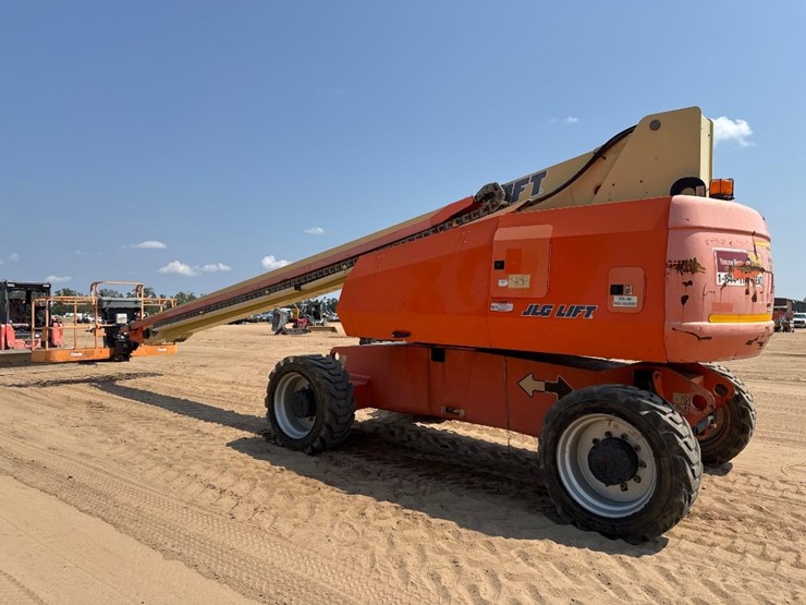 2008-jlg-800s-image-4