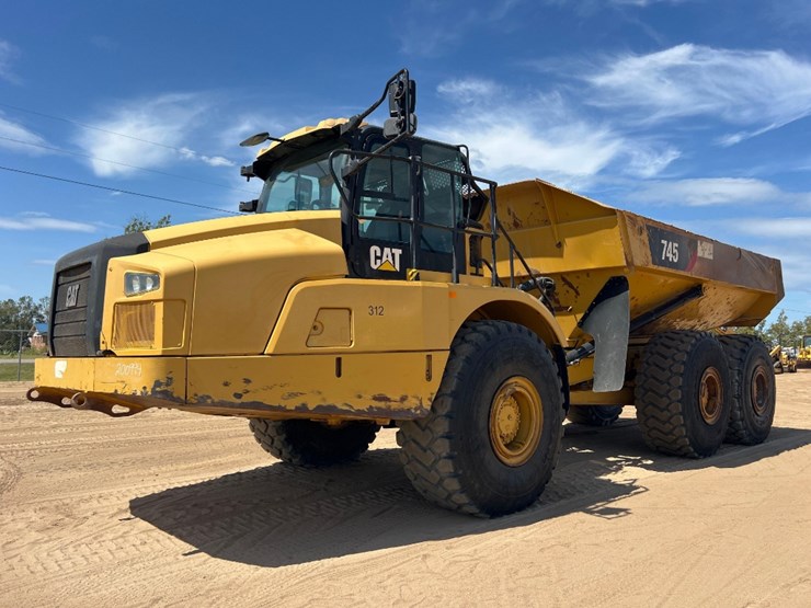 2018-caterpillar-745-image-8