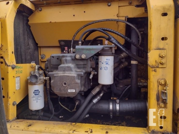komatsu-pc220-lc-8-image-38
