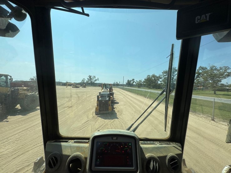 2018-caterpillar-815k-image-20