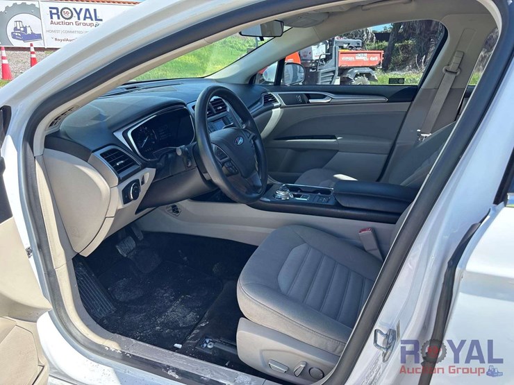 2018-ford-fusion-hybrid-sedan-image-11