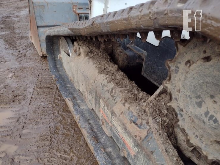 2021-bobcat-t870-image-23