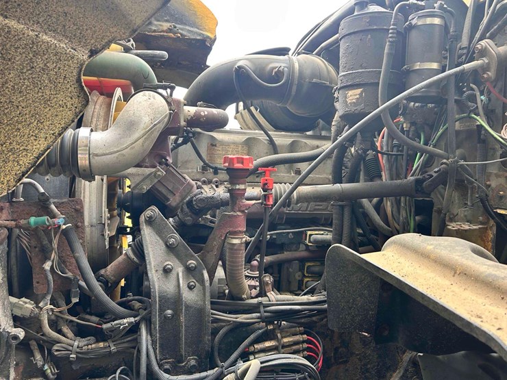 2009-mack-granite-tandem-axle-dump-truck-image-17