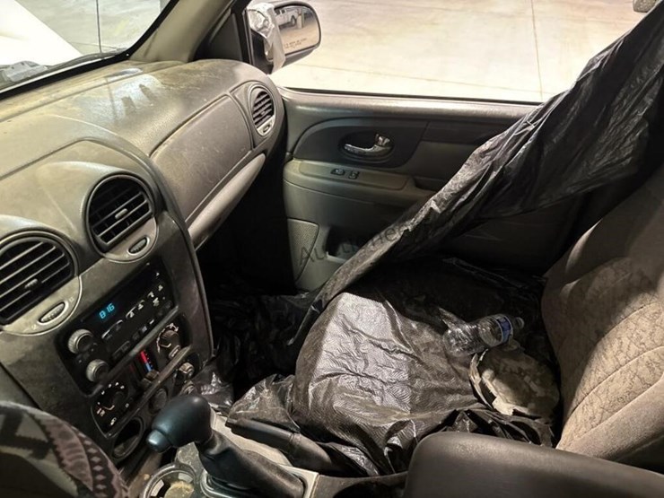 2004-gmc-envoy-sle-image-21