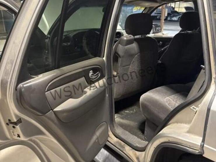 2004-gmc-envoy-sle-image-27