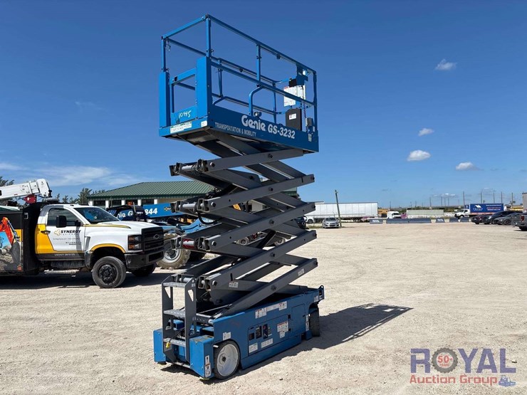 2019-genie-gs-3232-32ft-electric-scissor-lift-image-3