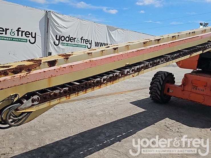 2015-jlg-800s-image-14