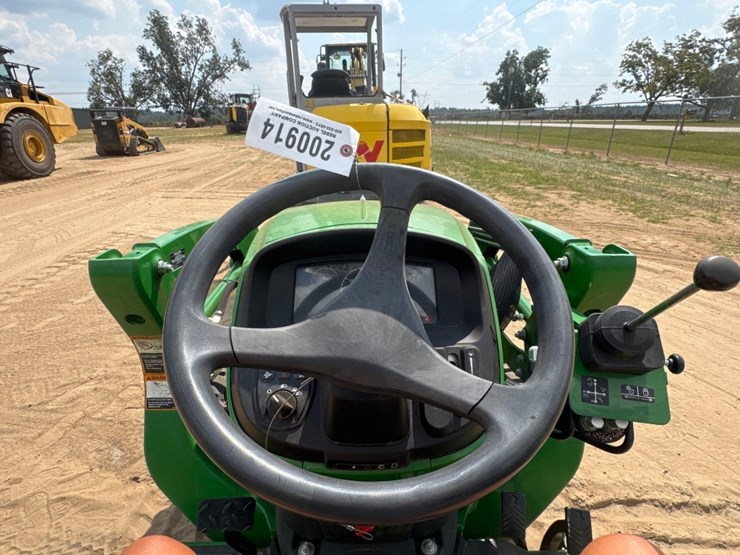 john-deere-3032e-image-16