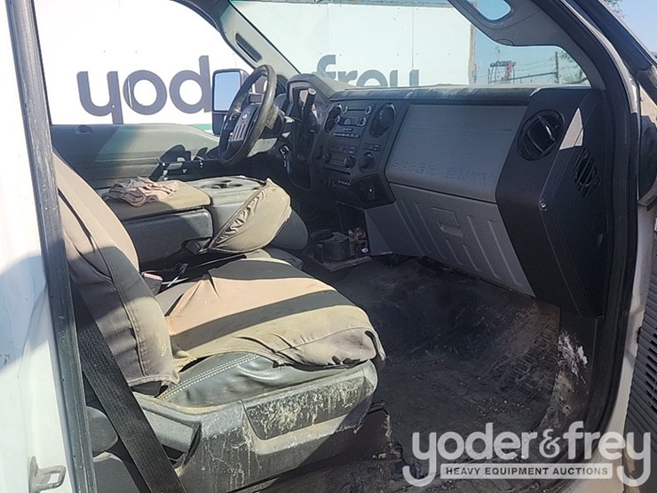 2014-ford-f350-image-29