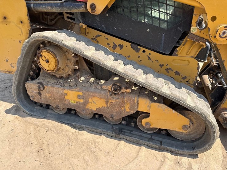 2016-caterpillar-249d-image-13