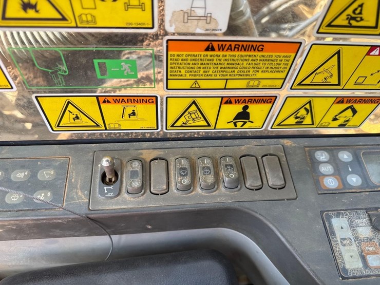 2014-caterpillar-324el-image-43