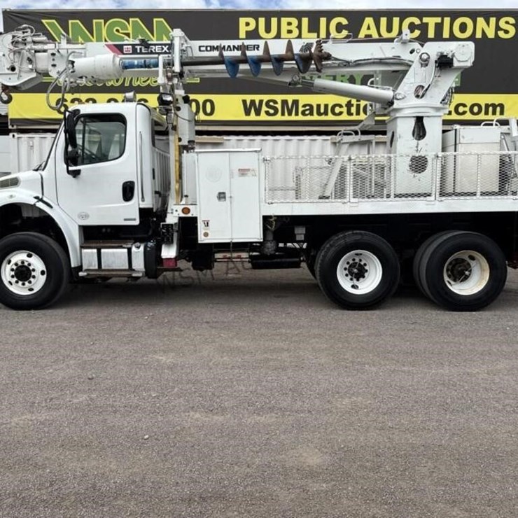 2012 Freightliner M2 Digger Derrick
