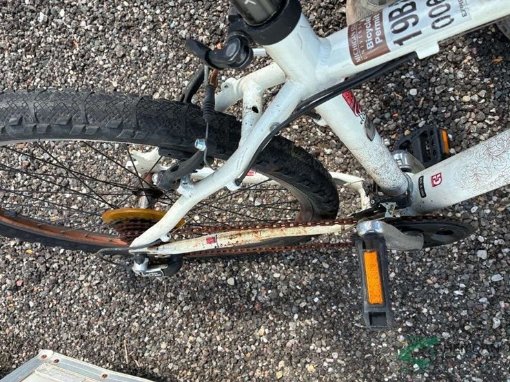 (2)-mountain-bikes-image-9
