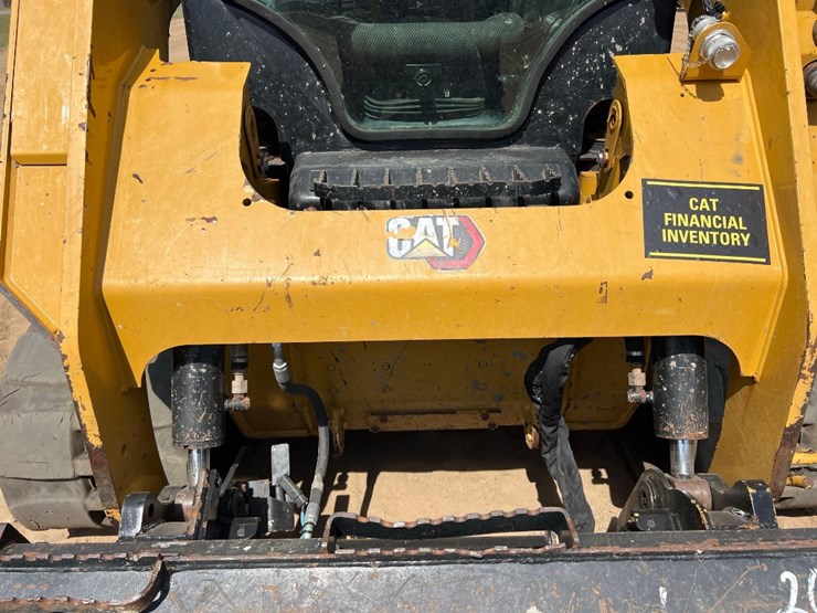 2020-caterpillar-259d3-image-10