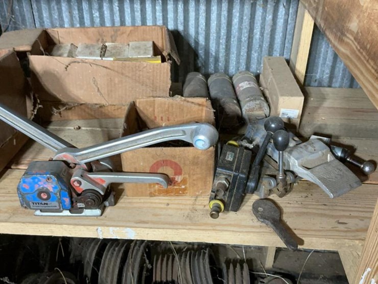 #153-•-sprockets,-cylinders,-and-assorted-parts-image-10
