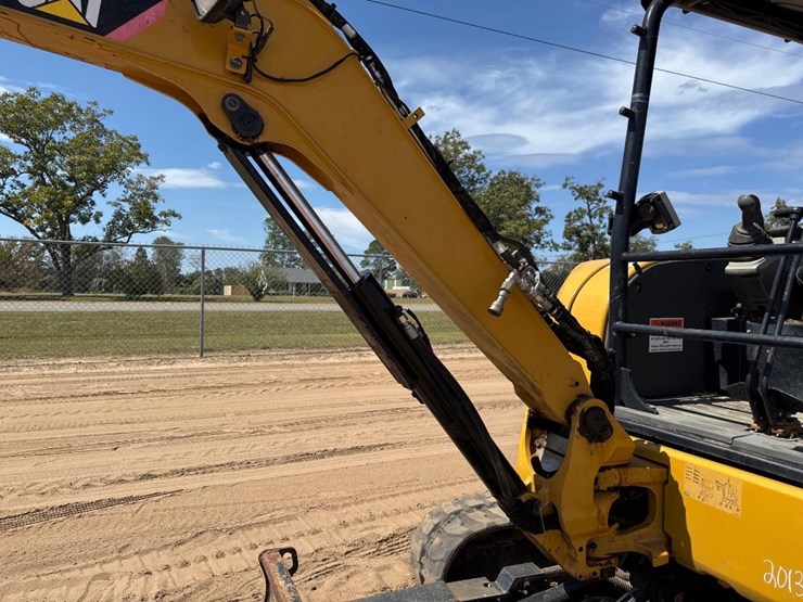2019-caterpillar-303.5e2-cr-image-18