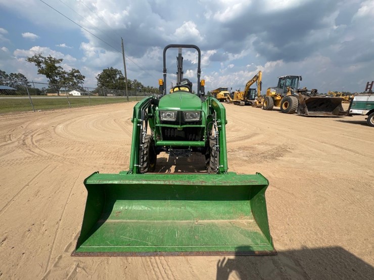 john-deere-3032e-image-2