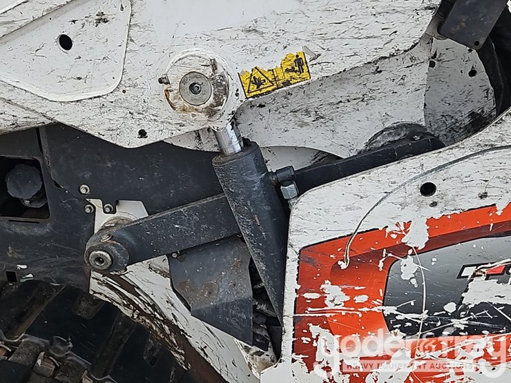 2021-bobcat-t76-image-21