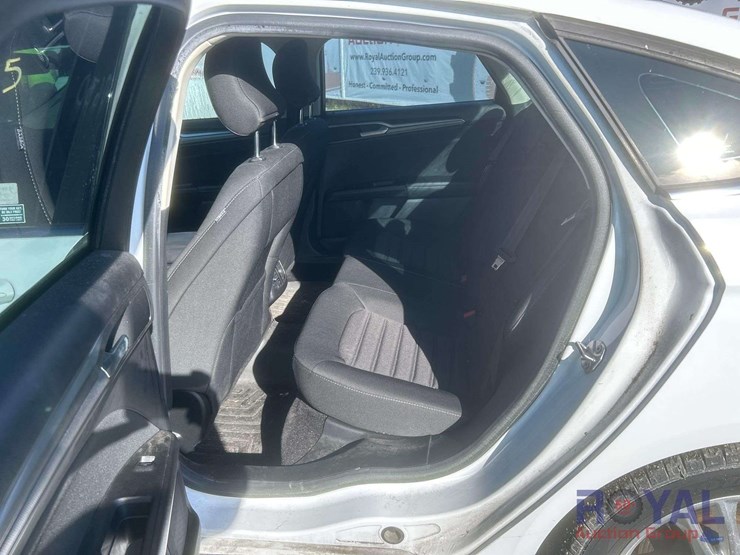 2018-ford-fusion-hybird-image-19