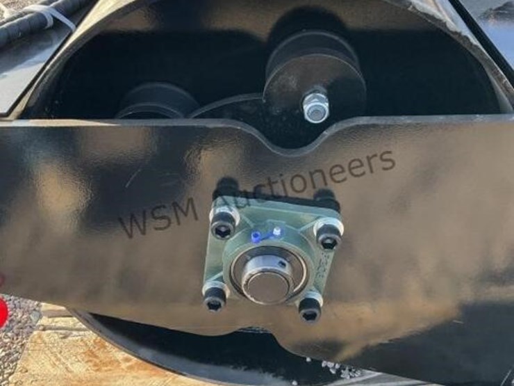 2025-giyi-vr39-39in-roller-for-stand-up-skid-steer-image-5