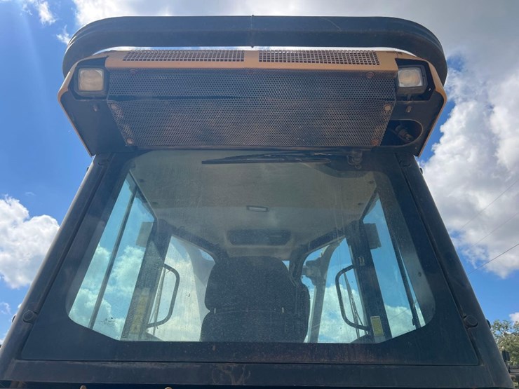 2012-caterpillar-d5k2-lgp-image-15