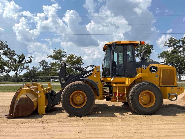2021-deere-524p-image-1