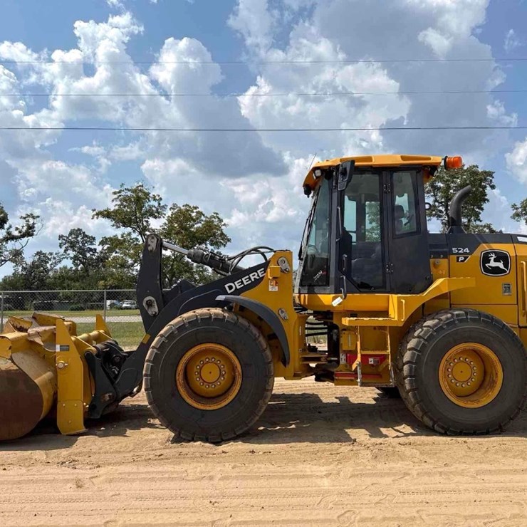 2021 DEERE 524P