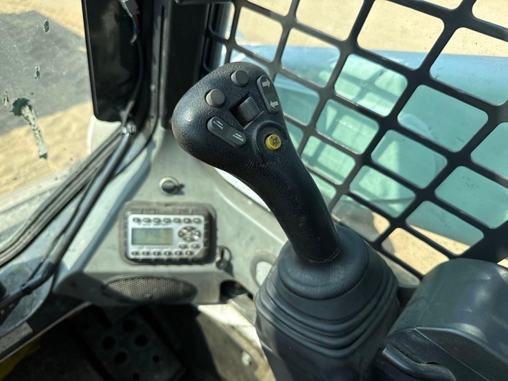 2019-bobcat-s770-image-27