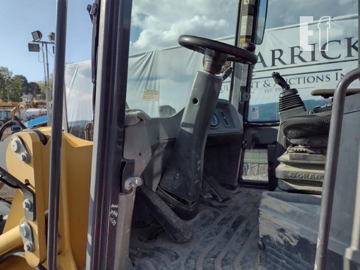 2017-deere-244kii-image-12