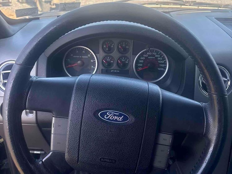 2005-ford-f150-image-13