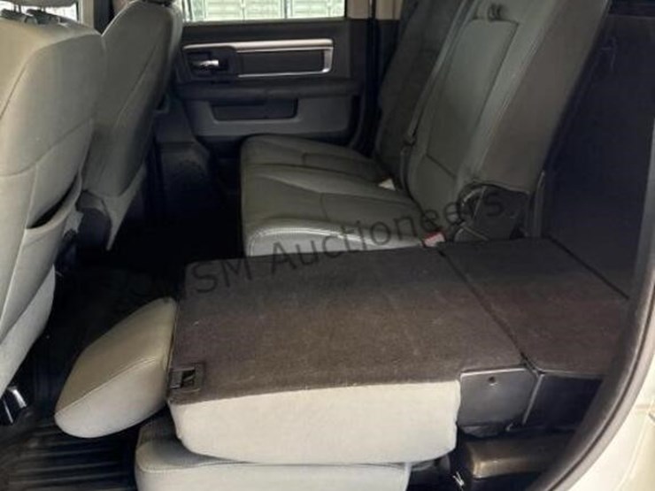 2015-ram-2500-slt-image-34