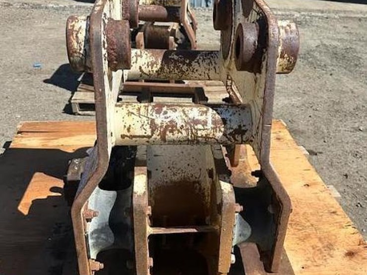 hydraulic-vibratory-plate-compactor-for-standard-backhoe-image-3