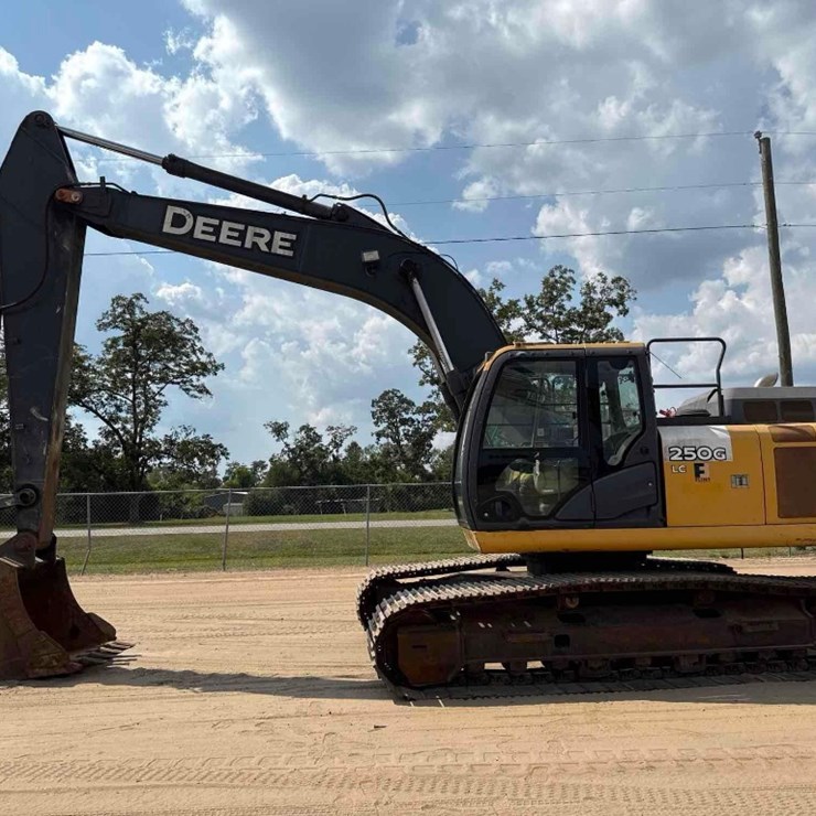 2015 DEERE 250G LC