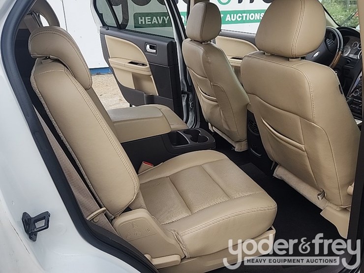 2008-ford-taurus-x-image-21