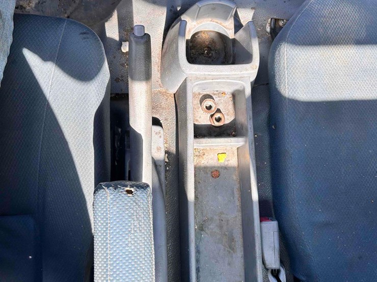 2015-mitsubishi-fe180-cab-and-chassis-image-16