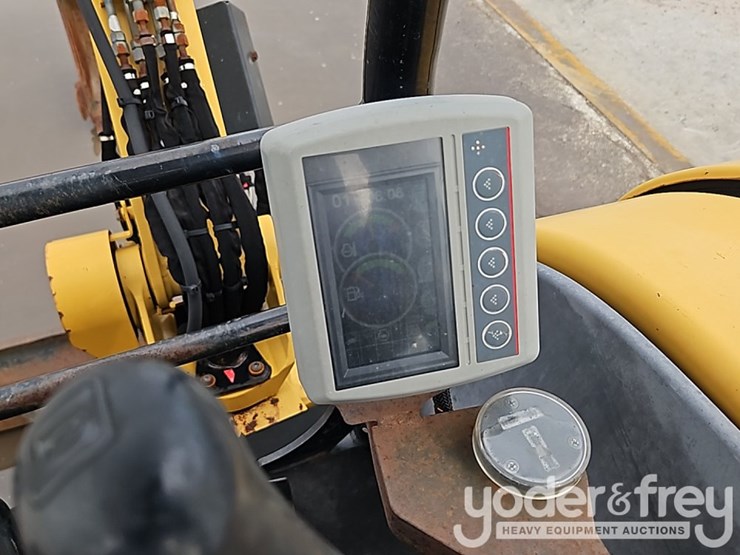 2013-caterpillar-303-image-35