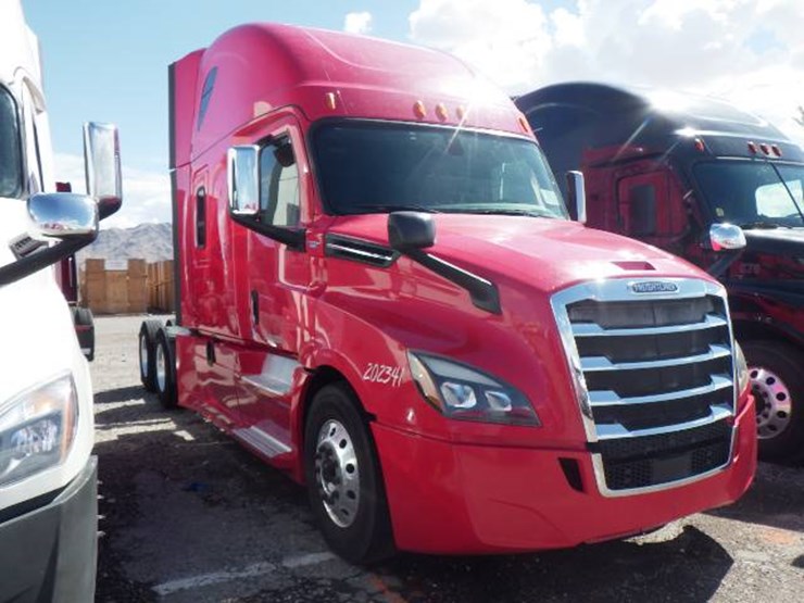 2020-freightliner-cascadia-126-image-2