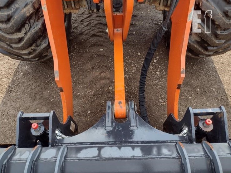 2023-hitachi-zw80-5b-image-15