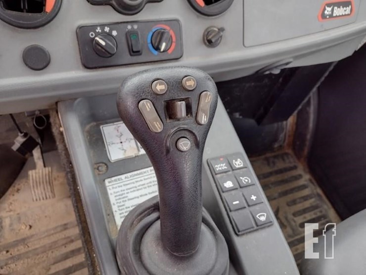 2022-bobcat-toolcat-uw56-image-8