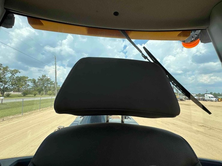 2021-deere-524p-image-33