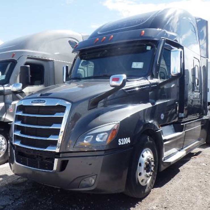 2021 FREIGHTLINER CASCADIA 126