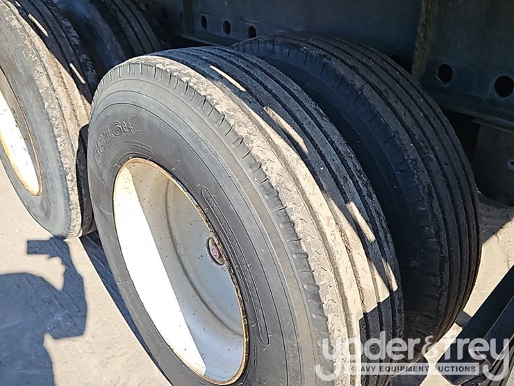 2004-clark-45'-tandem-axle-flatbed-trailer,-gvwr-66,500-lbs-image-5