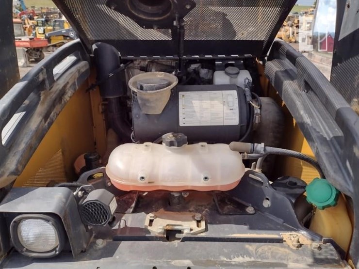 2015-deere-333e-image-35