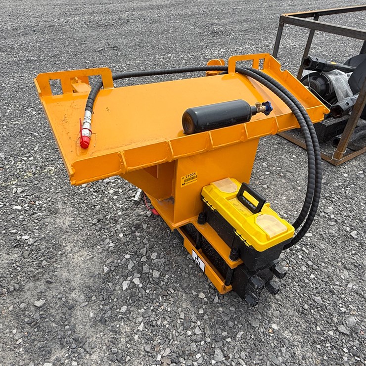 #2032 • Unused GIYI GY-AP680 55" Skid Steer Breaker GY-APSC680250374 INV# 27008