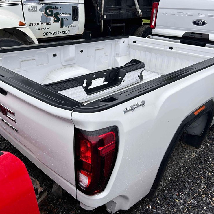 GMC Sierra White Truck Body